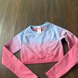 Long sleeve cropped workout shirt, blue and pink ombré, size S, gymshark brand